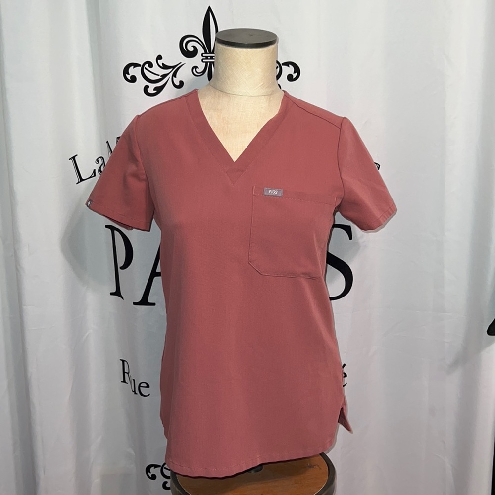 FIGS SCRUB TOP SIZE XS PO# 1367